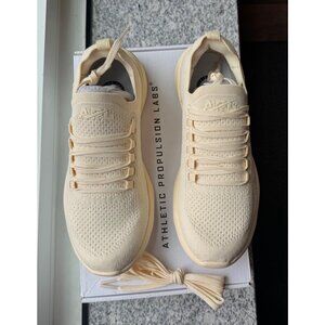 NWB APL Women's Vanilla Cream TechLoom Breeze Lightweight Athletic Shoes W 6.5 Y